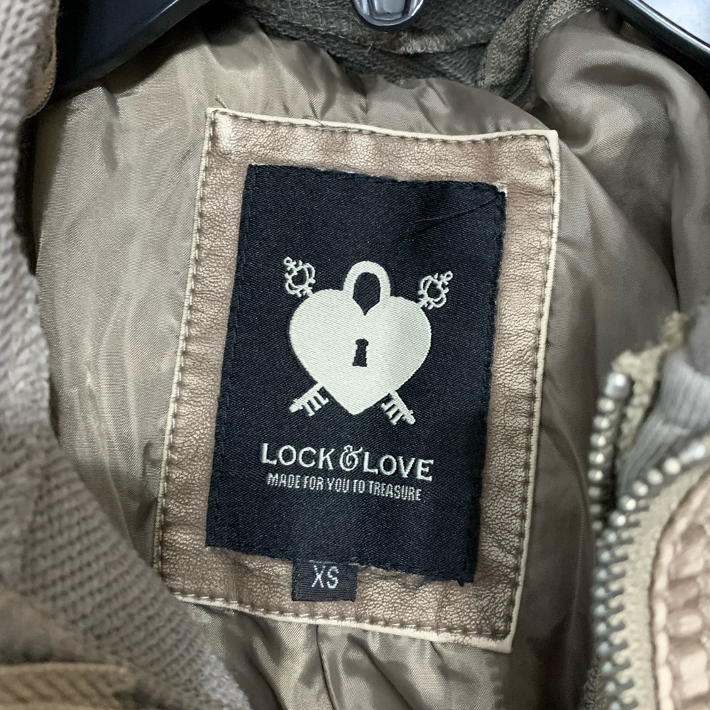Jacket - Picture 8 of 10